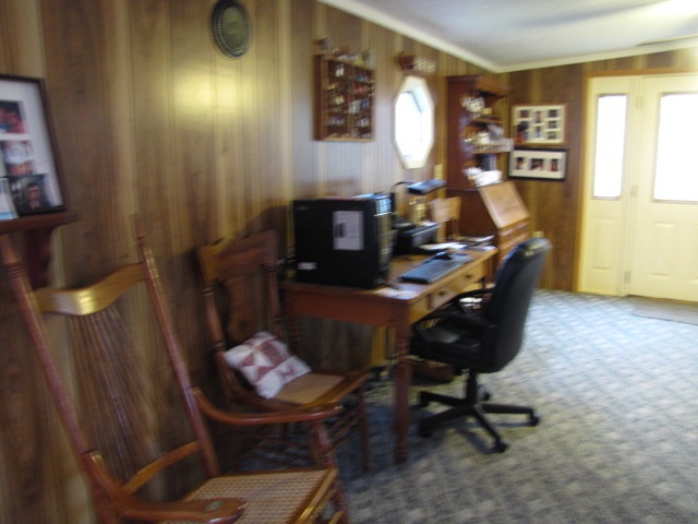 611 W Walnut St, Albion, IN 46701 photo 10