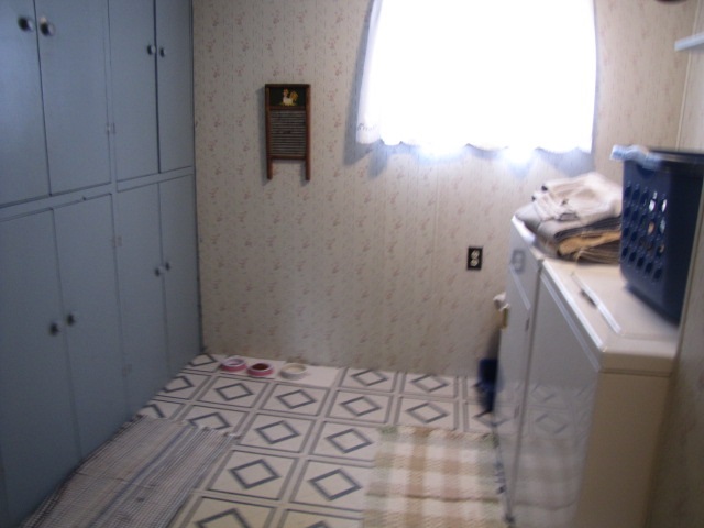 611 W Walnut St, Albion, IN 46701 photo 13