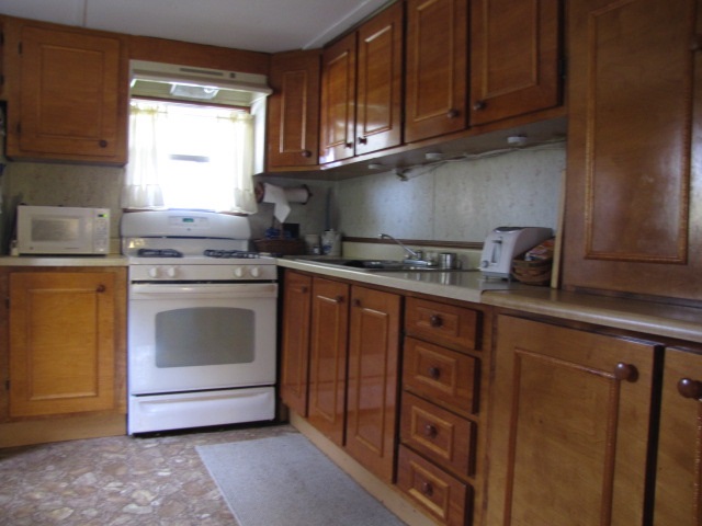 611 W Walnut St, Albion, IN 46701 photo 7
