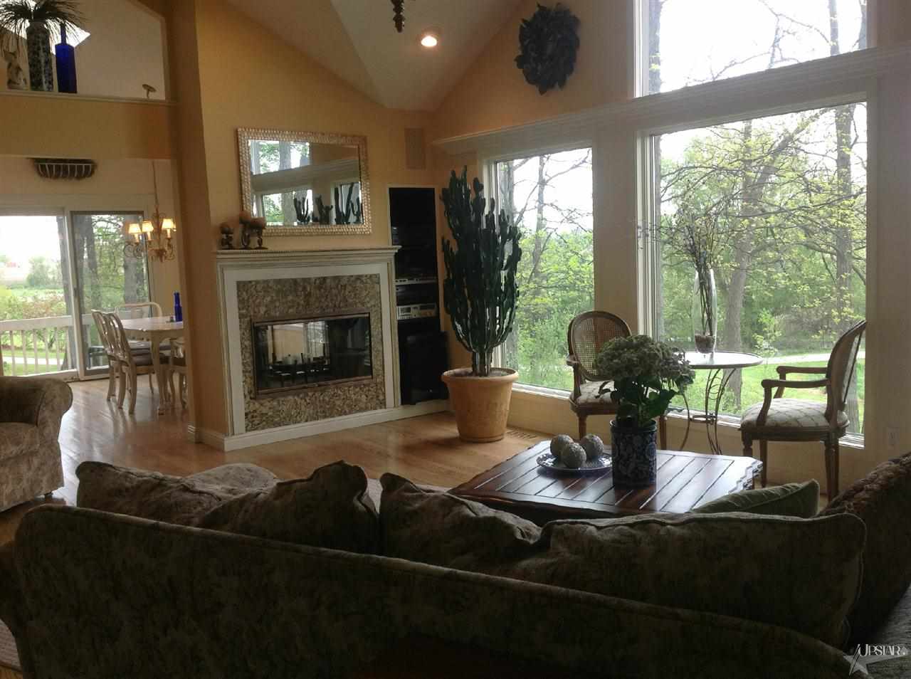 14634 Leesburg Rd, Fort Wayne, IN 46818 photo 1