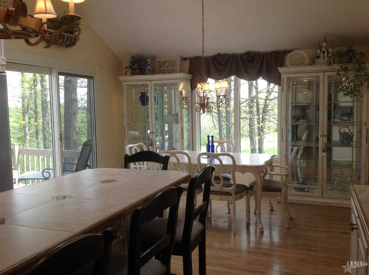 14634 Leesburg Rd, Fort Wayne, IN 46818 photo 2