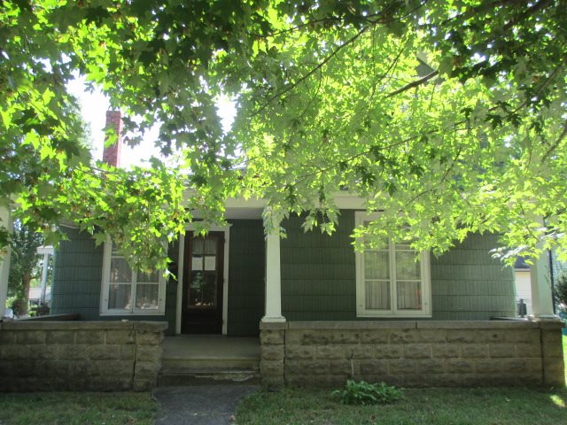 320 Dewey Ave, Goshen, IN 46526 photo 1