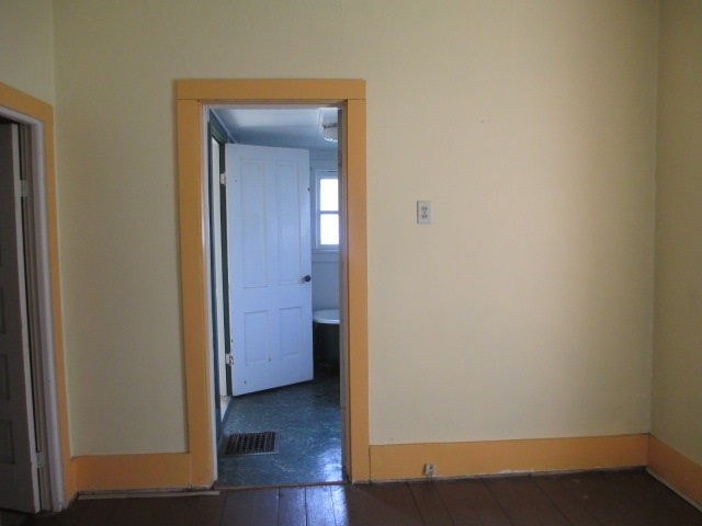 320 Dewey Ave, Goshen, IN 46526 photo 5