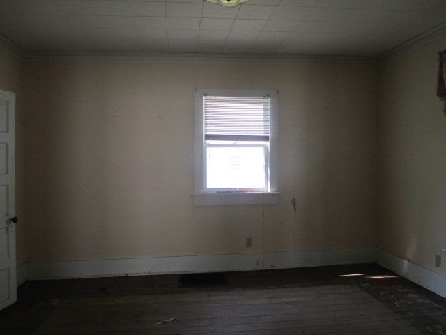 320 Dewey Ave, Goshen, IN 46526 photo 4