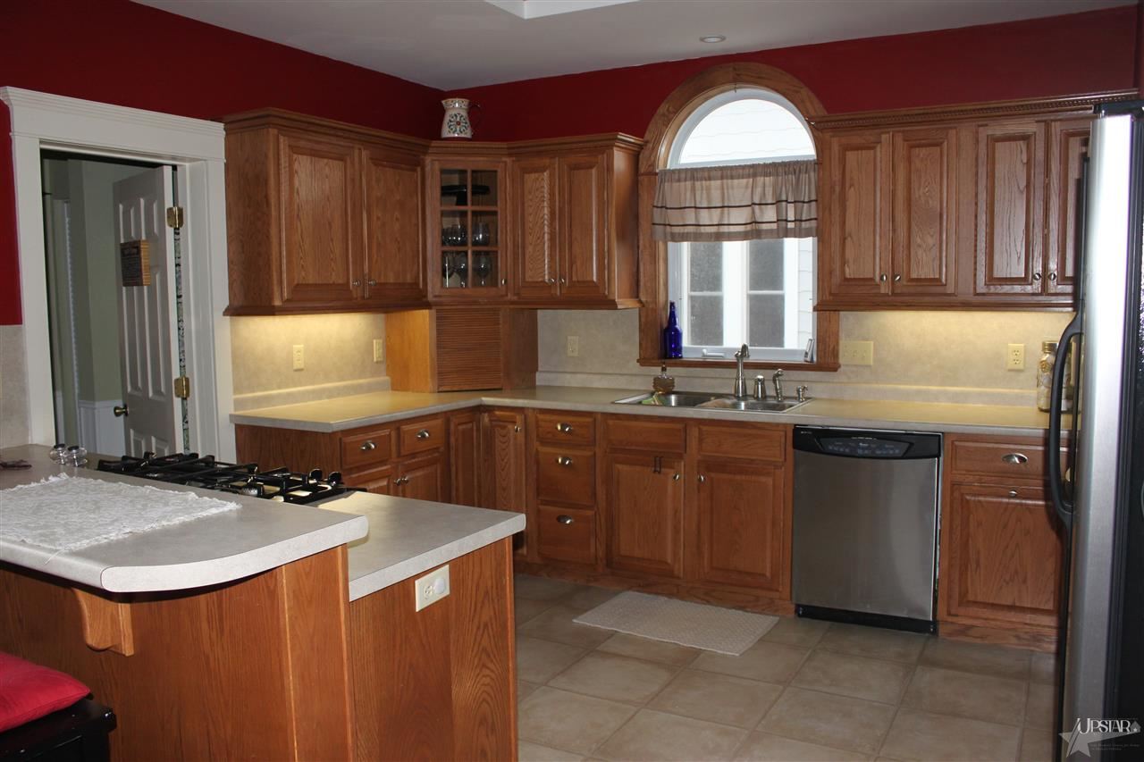 632 N 3rd St, Decatur, IN 46733 photo 9