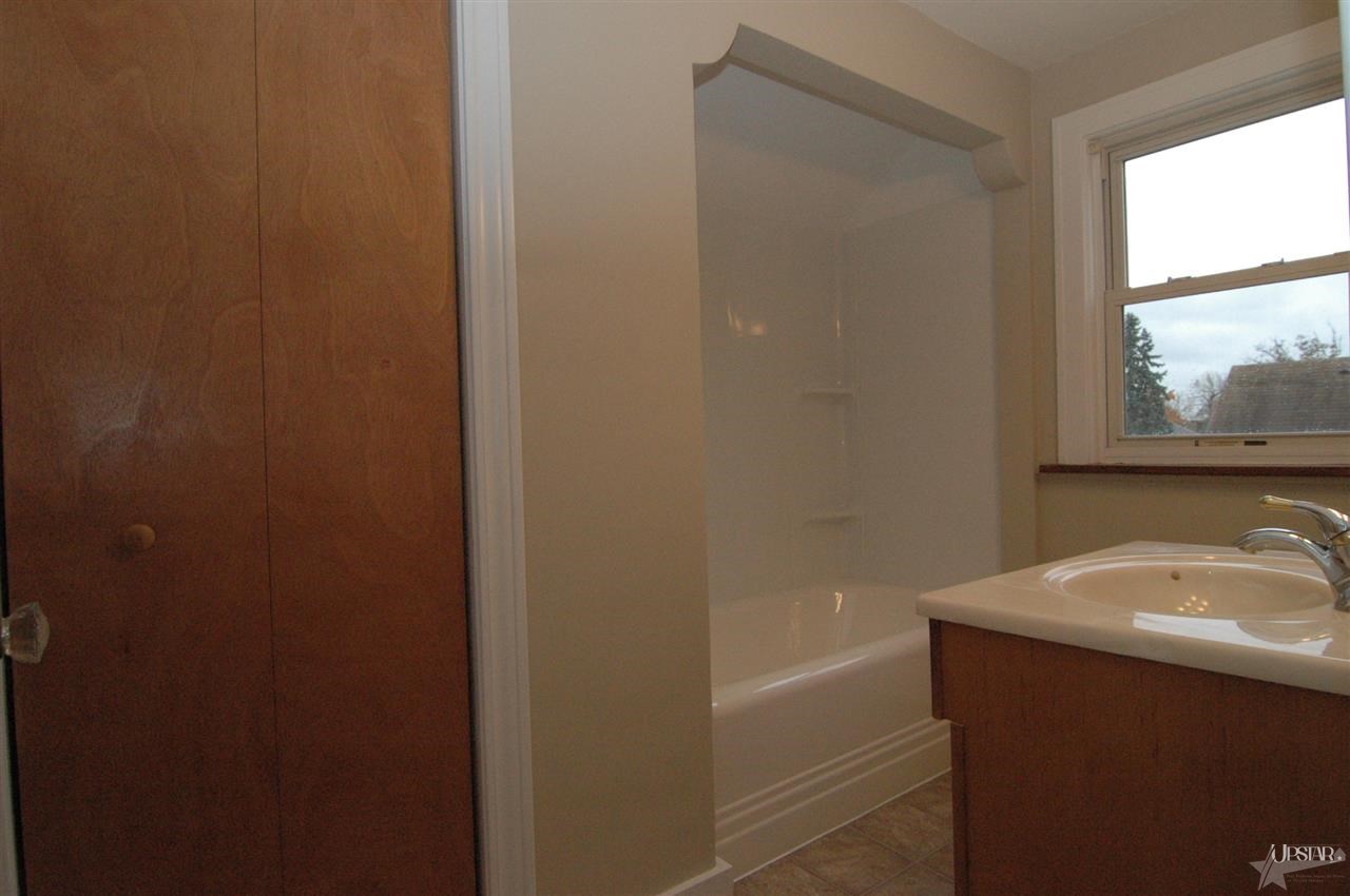 2324 Oakridge Rd, Fort Wayne, IN 46805 photo 18