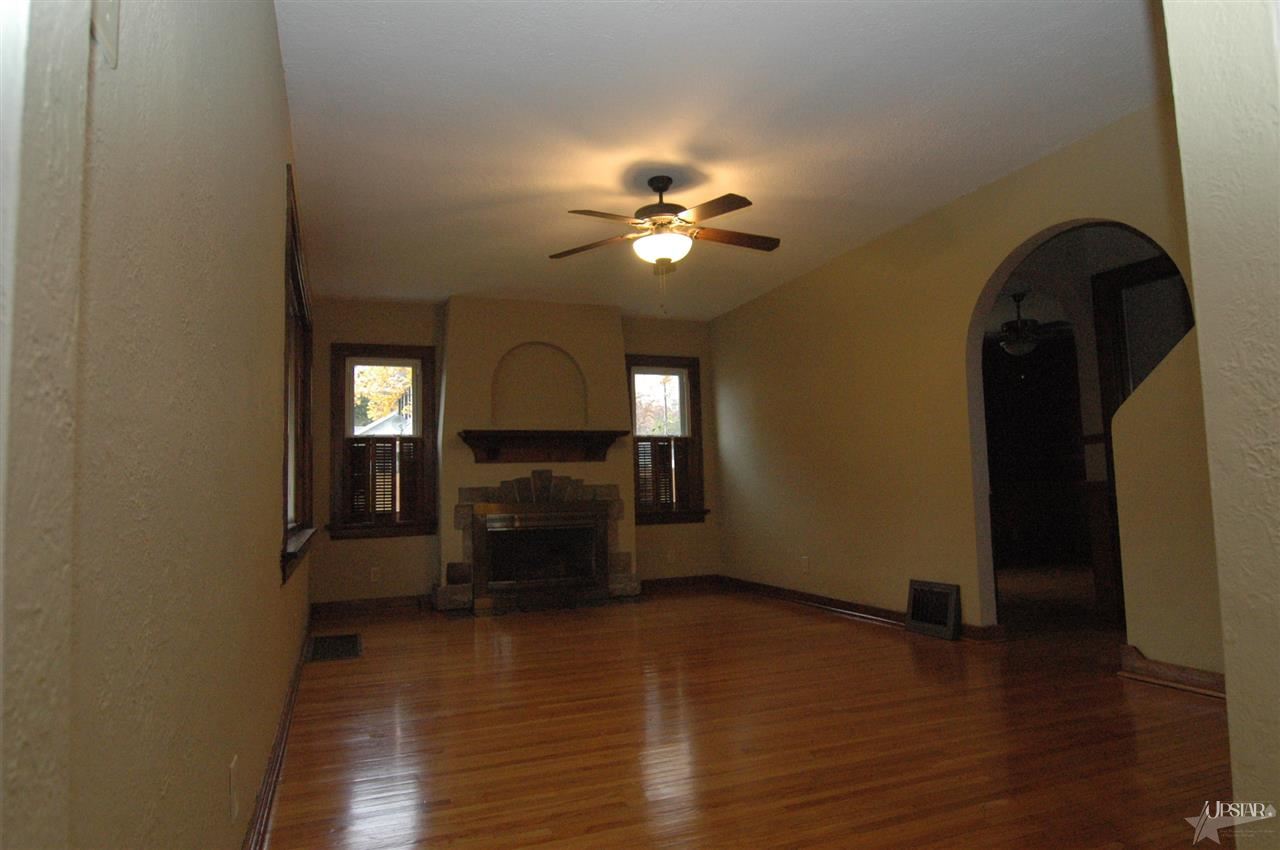 2324 Oakridge Rd, Fort Wayne, IN 46805 photo 4