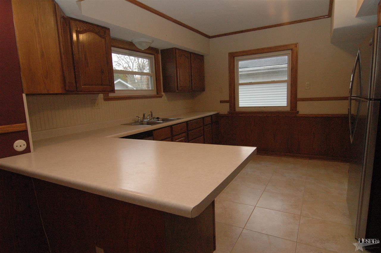 2324 Oakridge Rd, Fort Wayne, IN 46805 photo 9