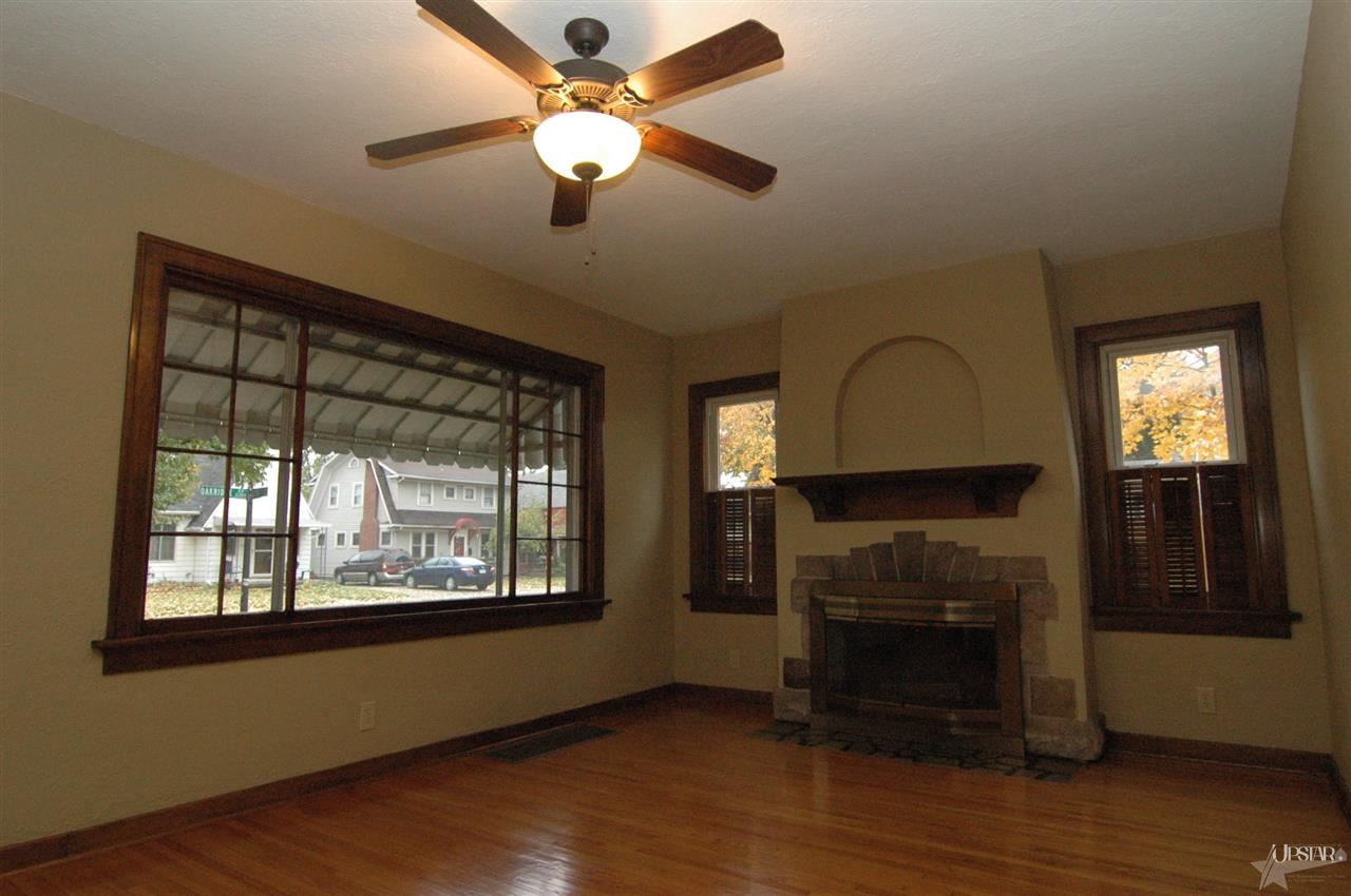 2324 Oakridge Rd, Fort Wayne, IN 46805 photo 2