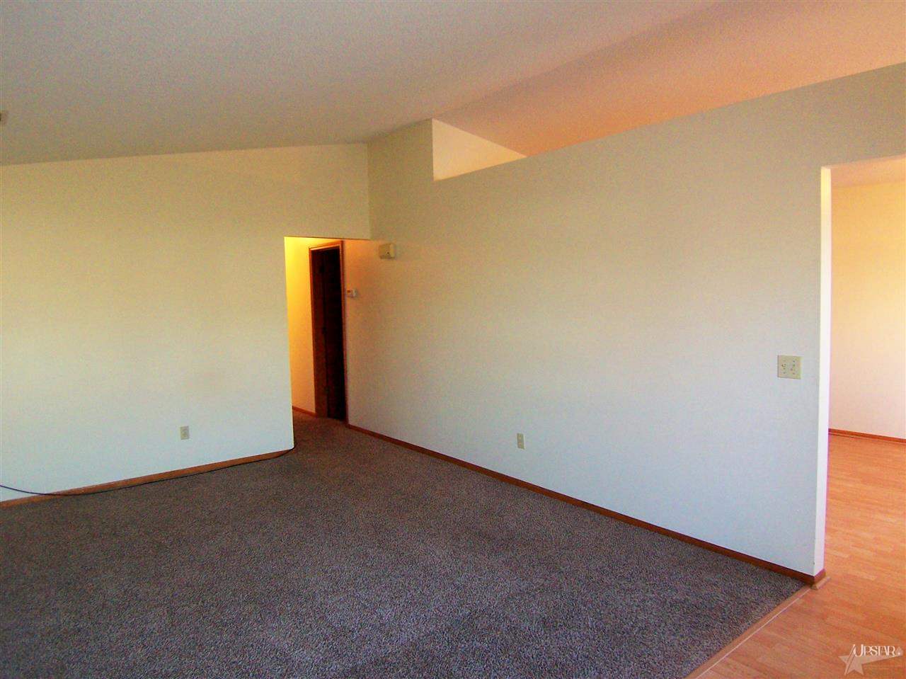 6318 Shell Dr, Fort Wayne, IN 46835 photo 2