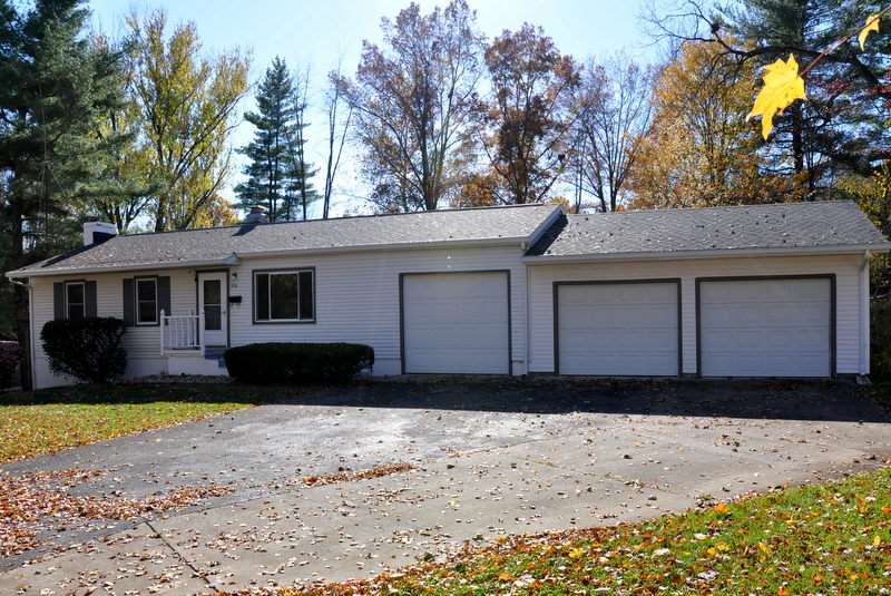 220 E Dewey Dr, Ellettsville, IN 47429 photo 2