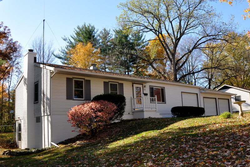 220 E Dewey Dr, Ellettsville, IN 47429 photo 1