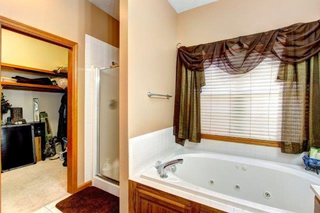 1610 Amberwood Dr, Goshen, IN 46526 photo 12
