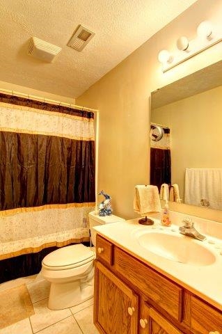 1610 Amberwood Dr, Goshen, IN 46526 photo 22