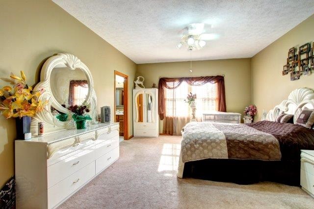 1610 Amberwood Dr, Goshen, IN 46526 photo 10