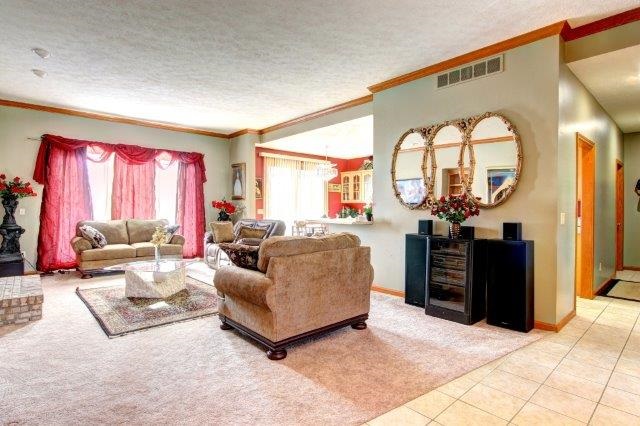 1610 Amberwood Dr, Goshen, IN 46526 photo 5