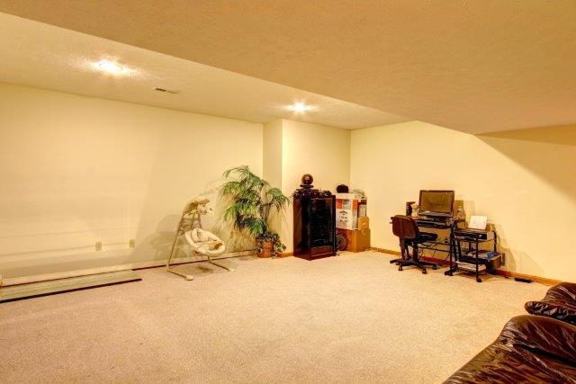 1610 Amberwood Dr, Goshen, IN 46526 photo 24