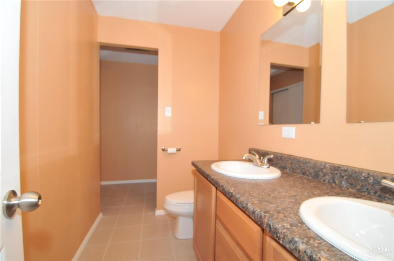 1026 Sussex Dr, New Haven, IN 46774 photo 10