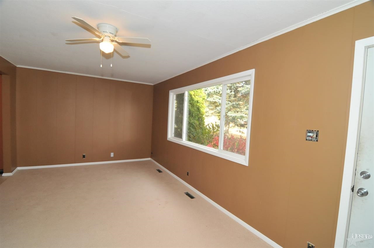 1026 Sussex Dr, New Haven, IN 46774 photo 2