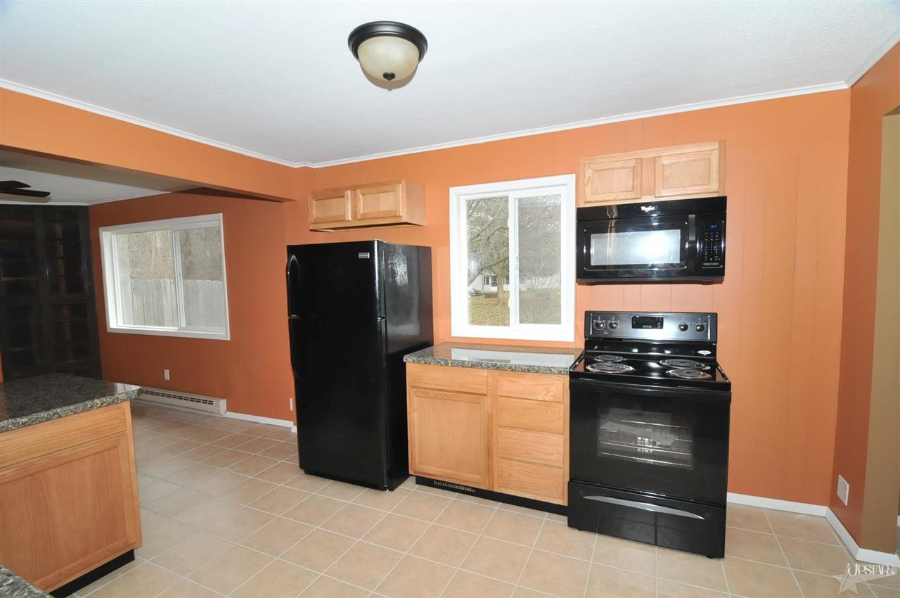 1026 Sussex Dr, New Haven, IN 46774 photo 4