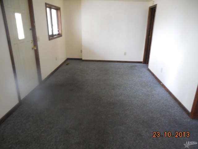 1821 W Till Rd, Fort Wayne, IN 46818 photo 3