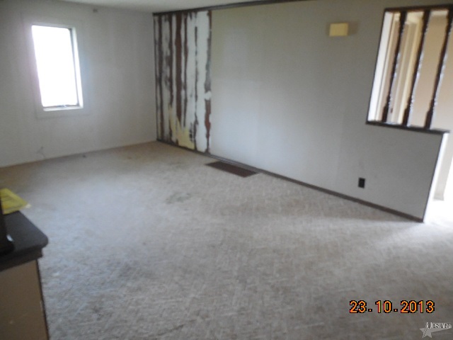1821 W Till Rd, Fort Wayne, IN 46818 photo 2