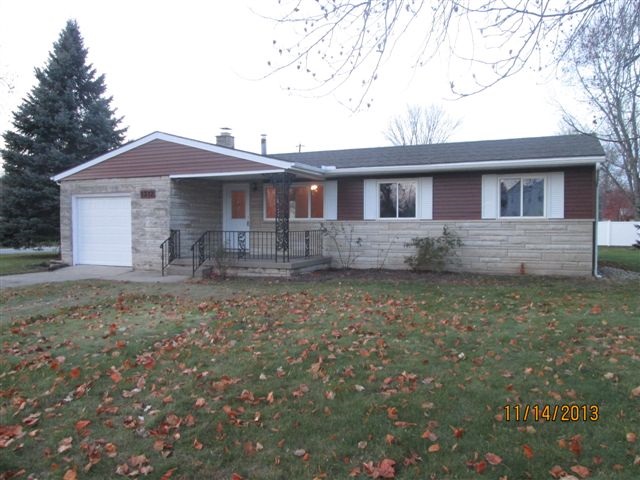 1312 Bluebird Dr, Warsaw, IN 46580 photo 1