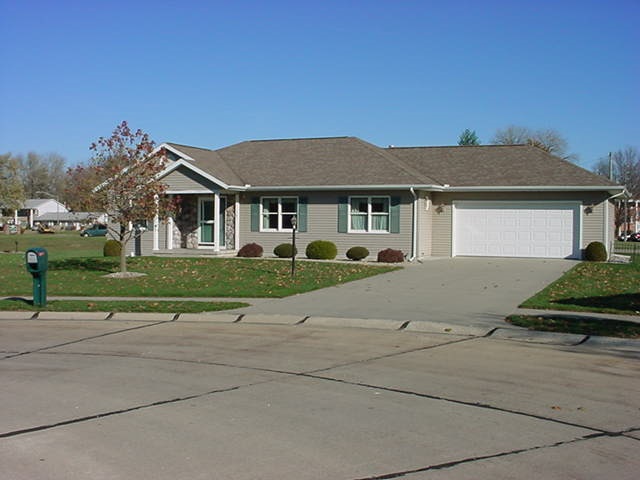 1701 Longwood Ct, Goshen, IN 46526 photo 1