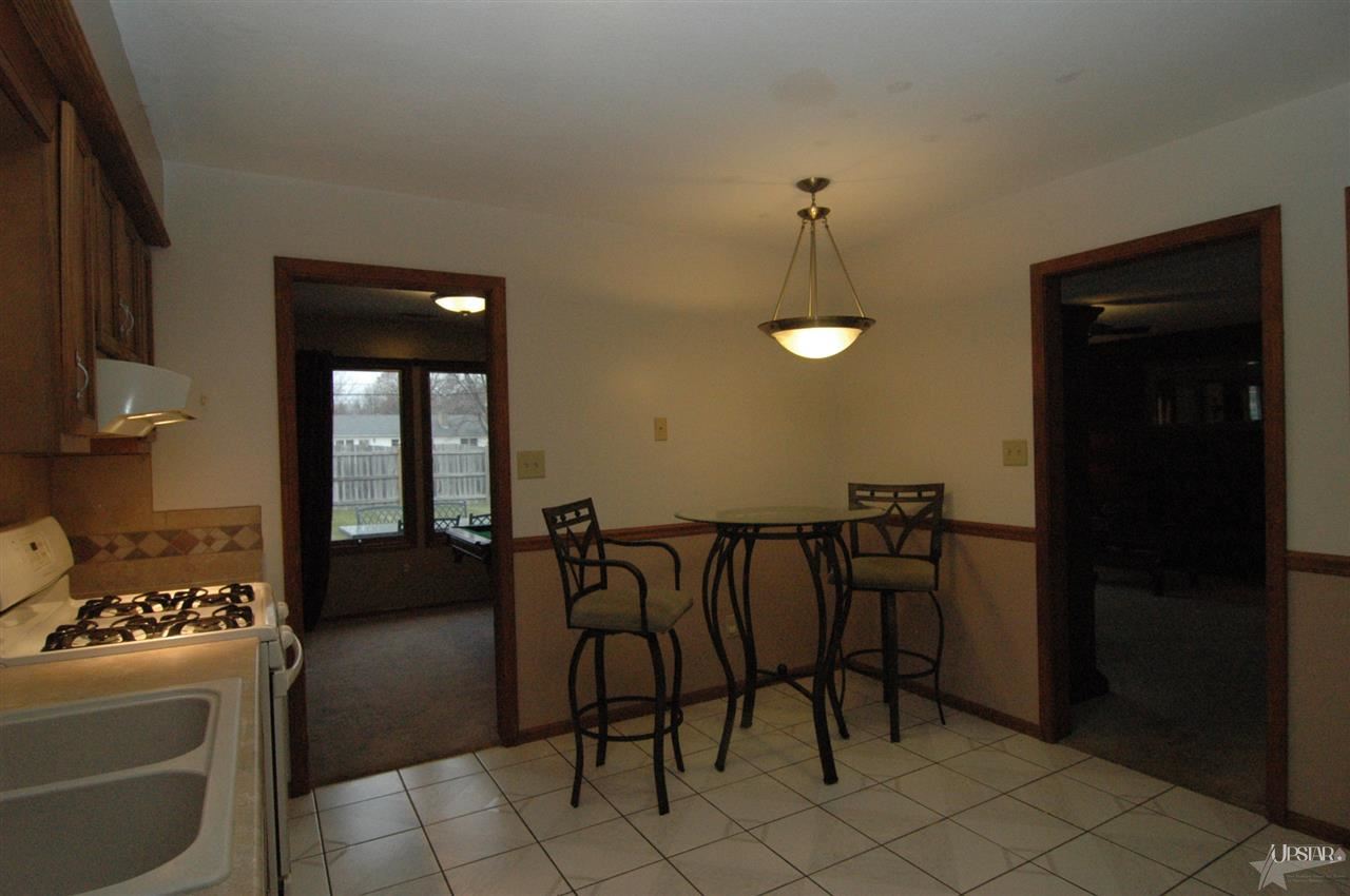 2623 Alwood Dr, Fort Wayne, IN 46816 photo 9
