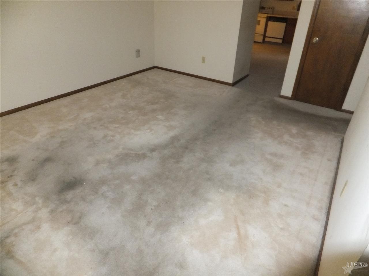 1815 Donegal Dr, Fort Wayne, IN 46815 photo 3