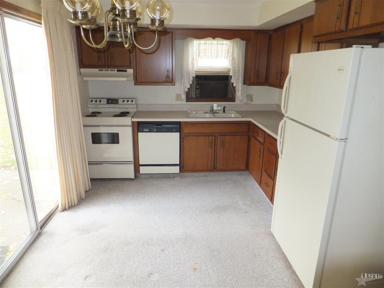 1815 Donegal Dr, Fort Wayne, IN 46815 photo 4