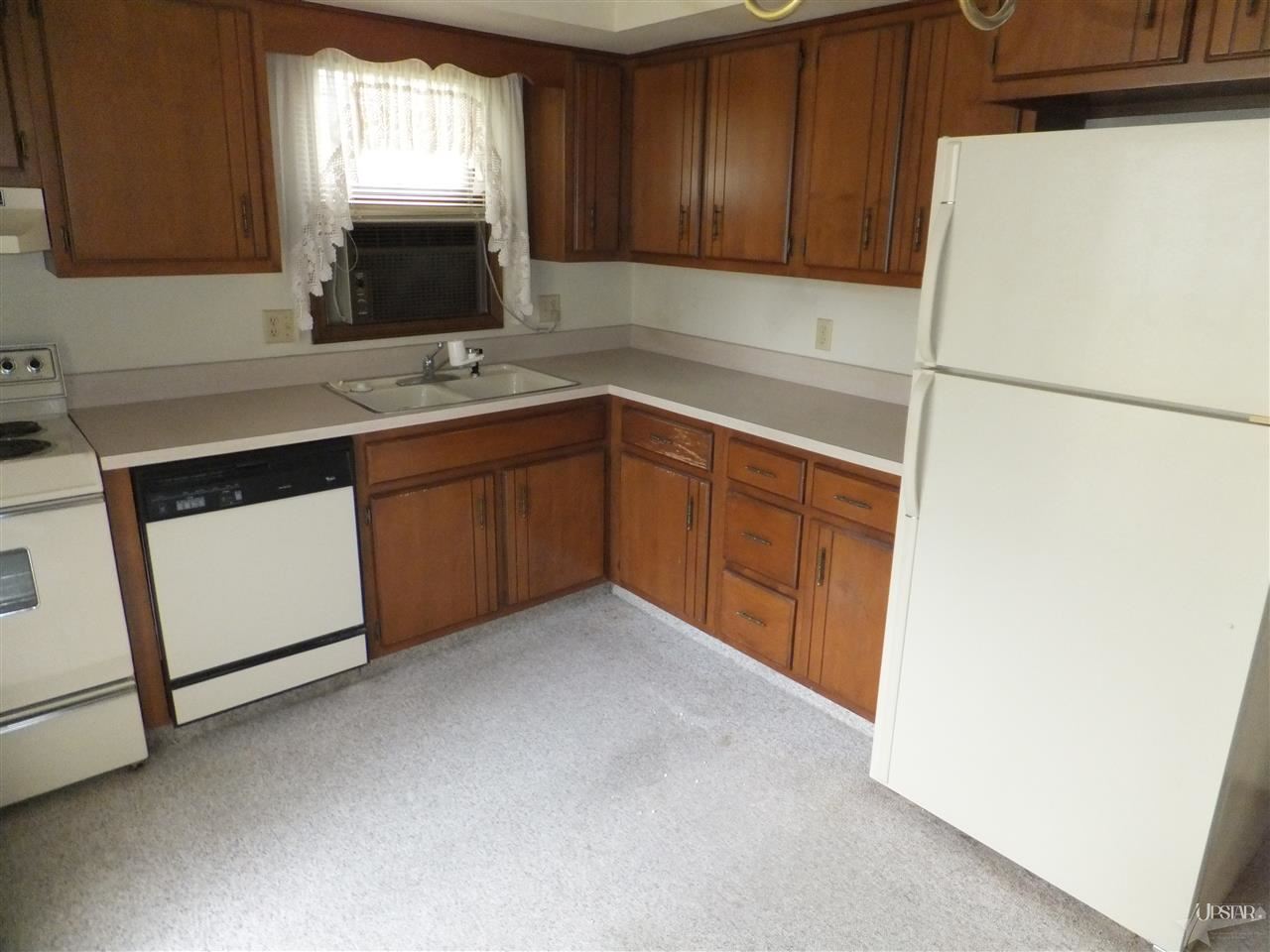 1815 Donegal Dr, Fort Wayne, IN 46815 photo 5