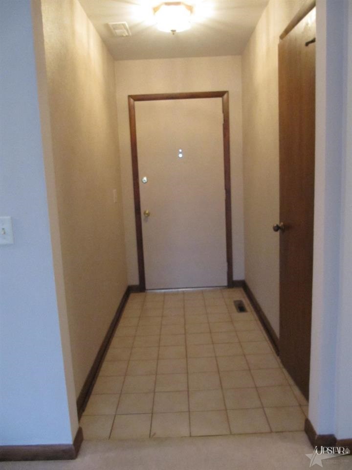 4704 Queensbury Dr, Fort Wayne, IN 46835 photo 6