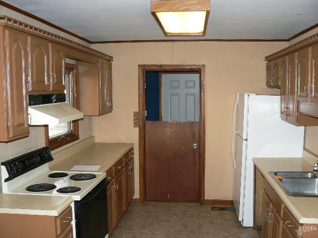 3324 Eastwood Dr, Fort Wayne, IN 46805 photo 3