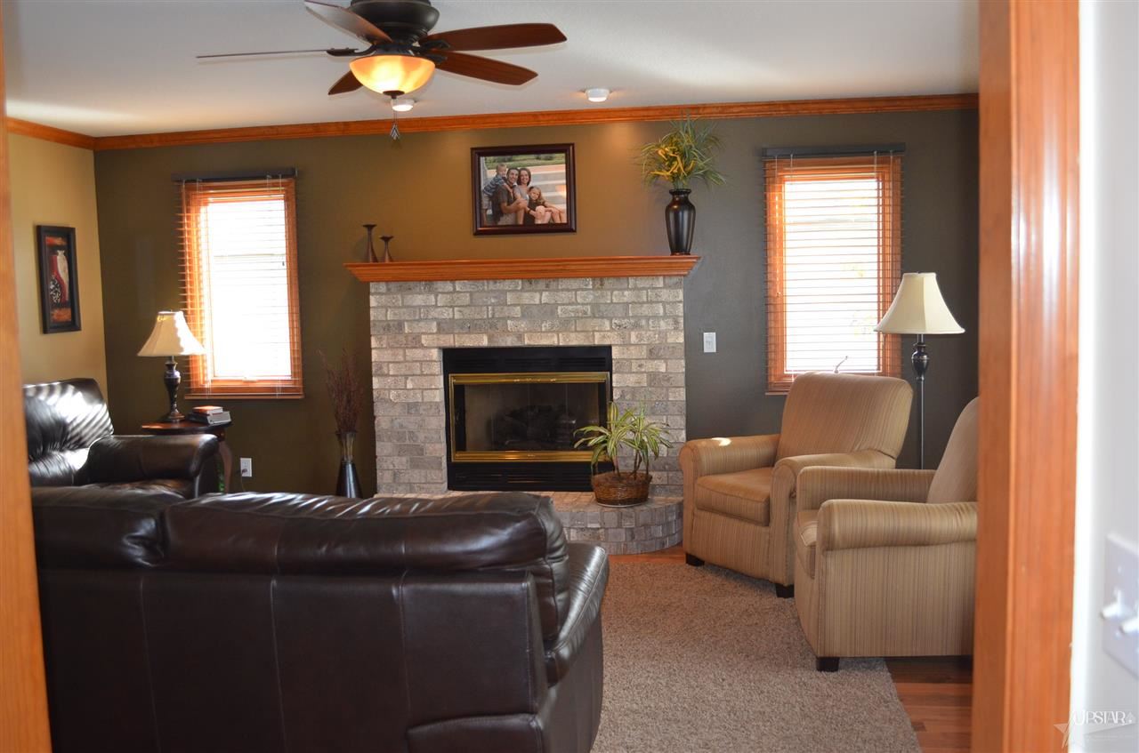 108 Gates Cv, Auburn, IN 46706 photo 5