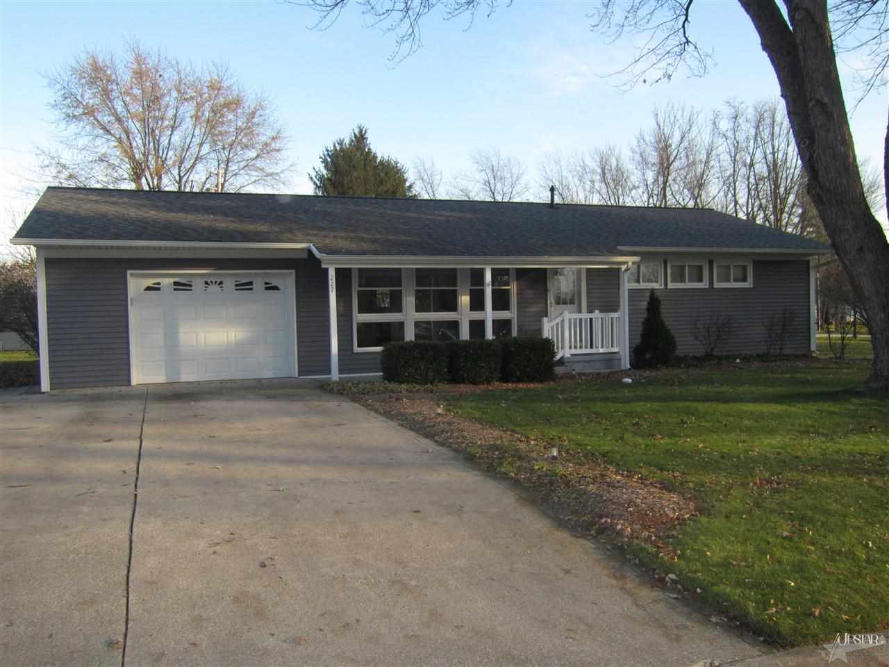 227 Hillcrest Dr, Warren, IN 46792 photo 1