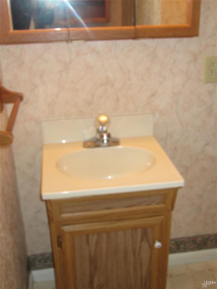 227 Hillcrest Dr, Warren, IN 46792 photo 13
