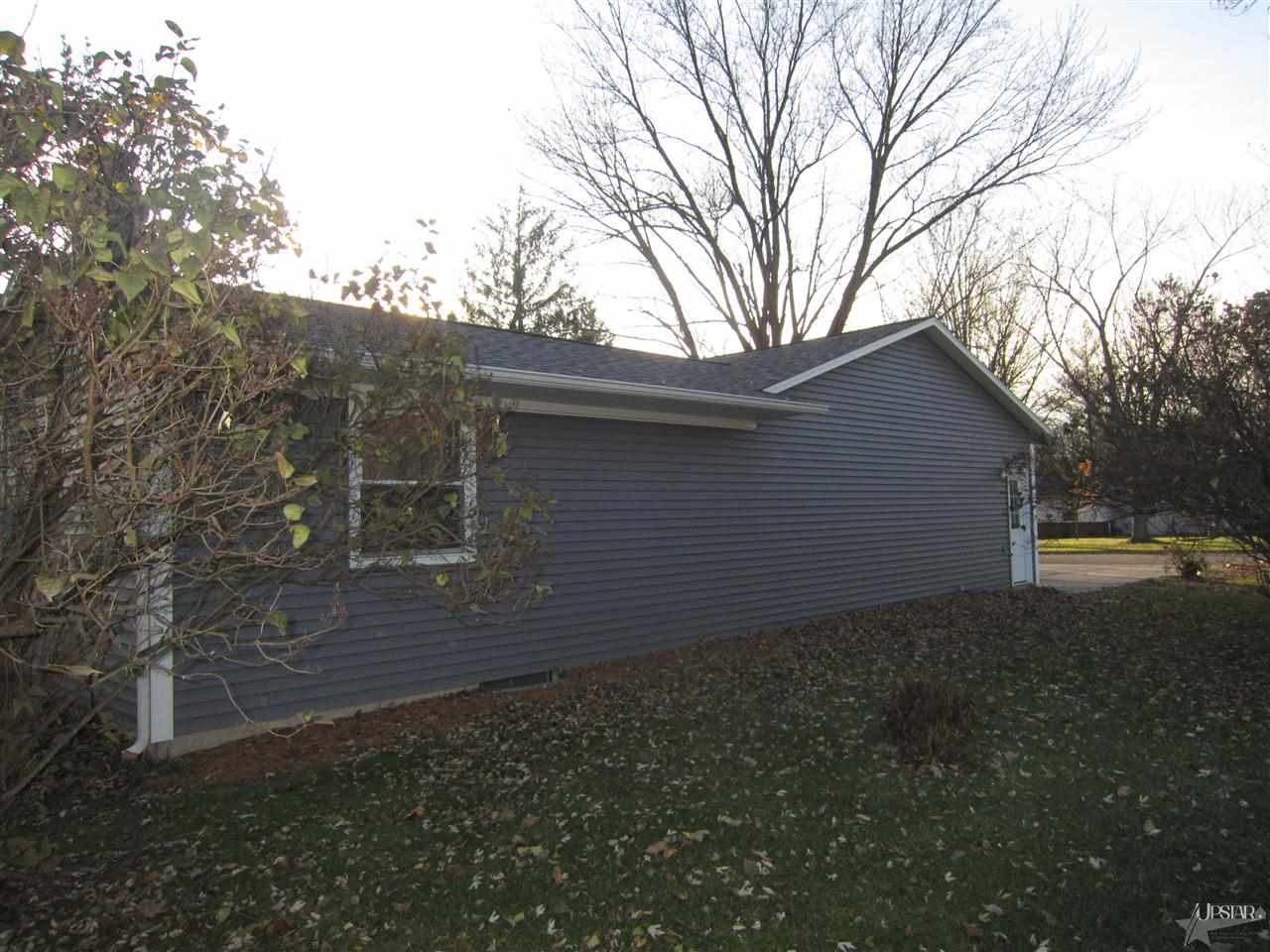 227 Hillcrest Dr, Warren, IN 46792 photo 5