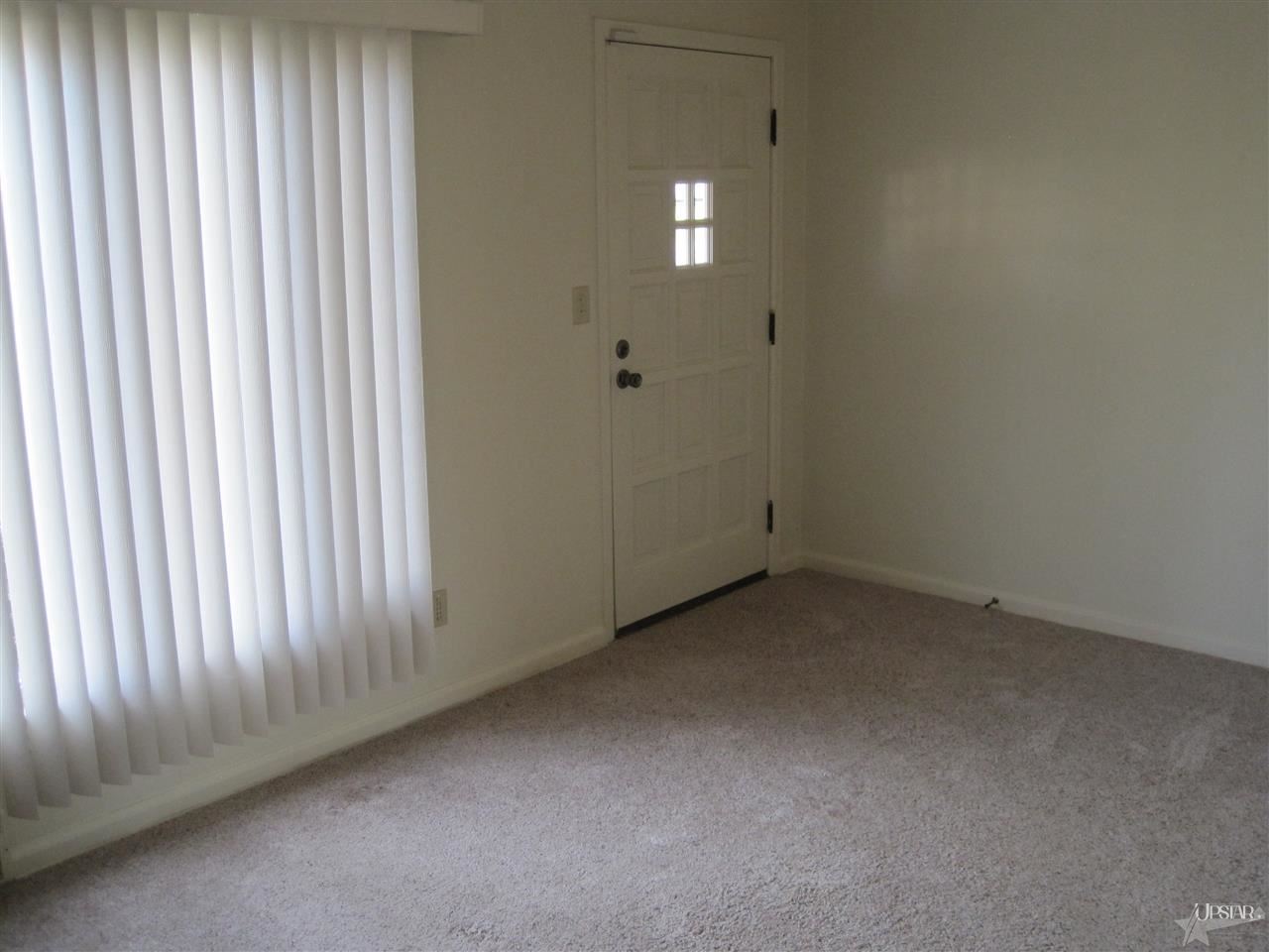2102 Dellwood Dr, Fort Wayne, IN 46803 photo 4