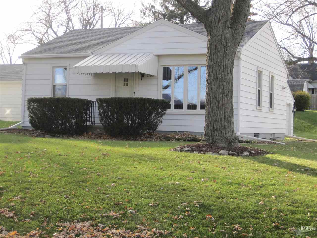 2102 Dellwood Dr, Fort Wayne, IN 46803 photo 1