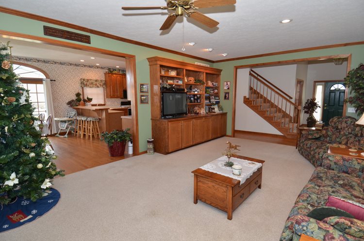 10741 Martindale Rd, Wakarusa, IN 46573 photo 3