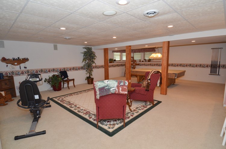 10741 Martindale Rd, Wakarusa, IN 46573 photo 5