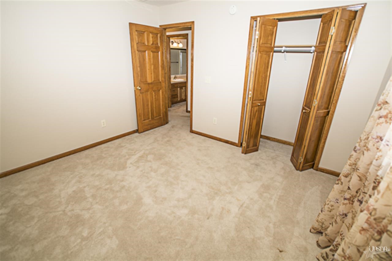 1704 Shakespeare Blvd, Fort Wayne, IN 46818 photo 4