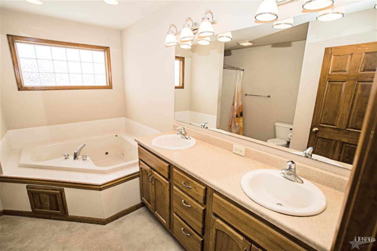1704 Shakespeare Blvd, Fort Wayne, IN 46818 photo 15