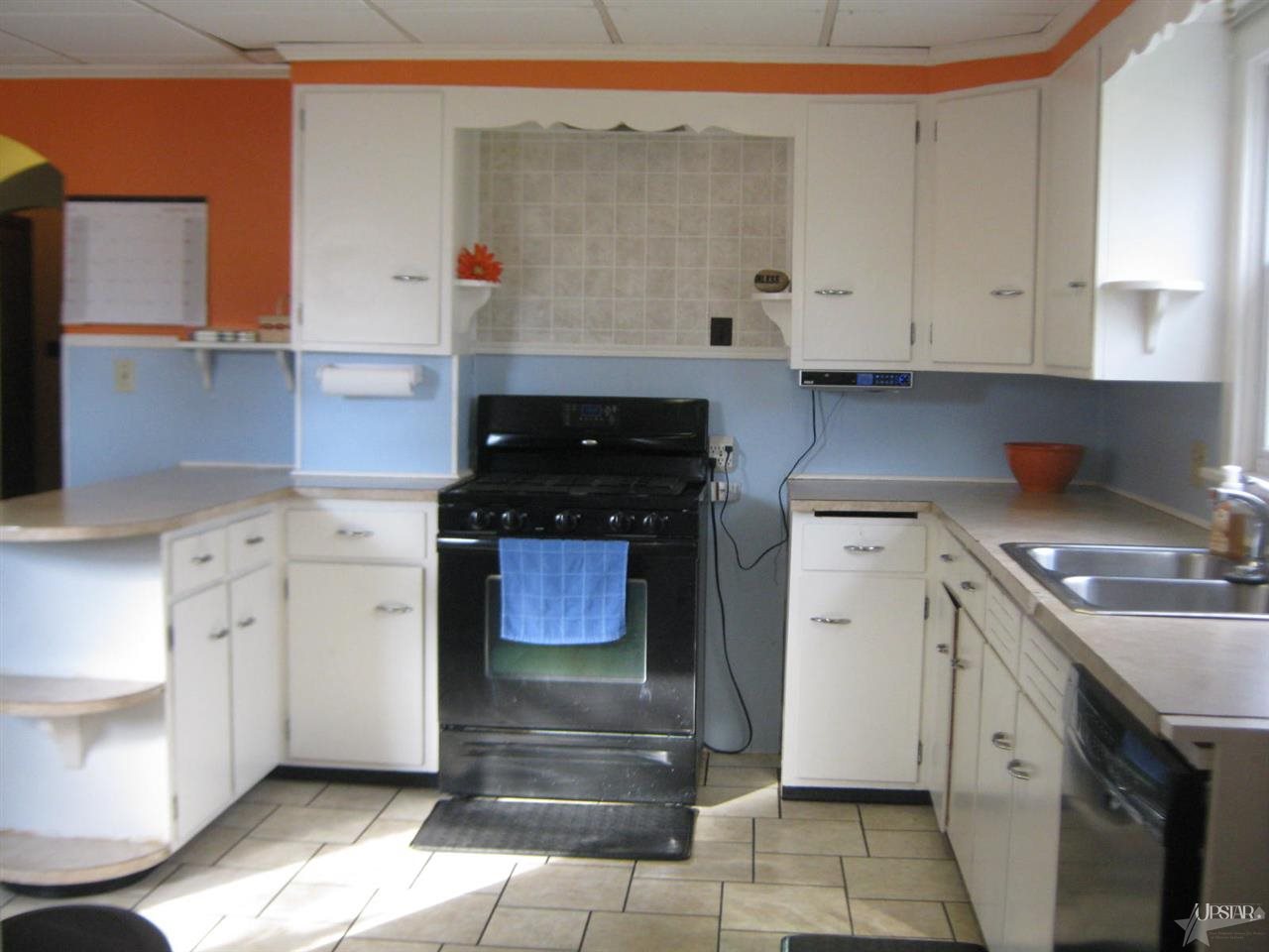 122 E Silver St, Bluffton, IN 46714 photo 8
