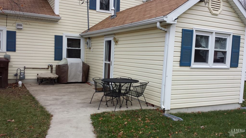 122 E Silver St, Bluffton, IN 46714 photo 18
