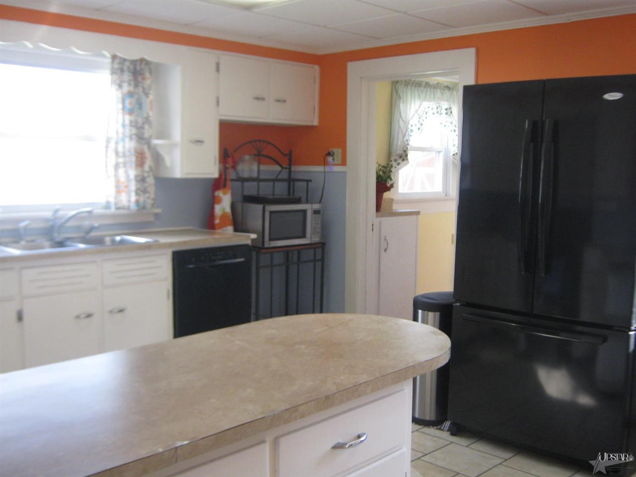 122 E Silver St, Bluffton, IN 46714 photo 9