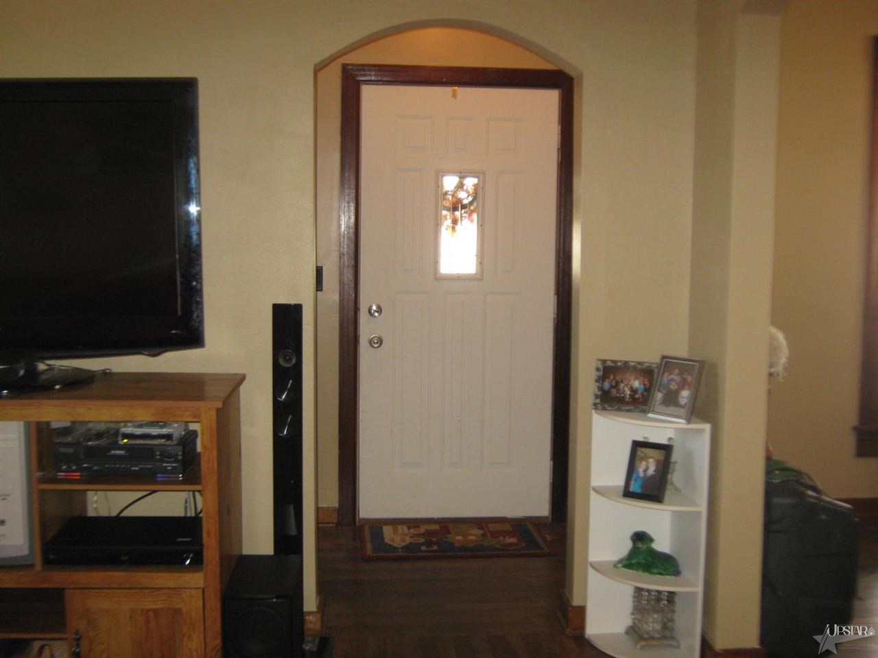 122 E Silver St, Bluffton, IN 46714 photo 3