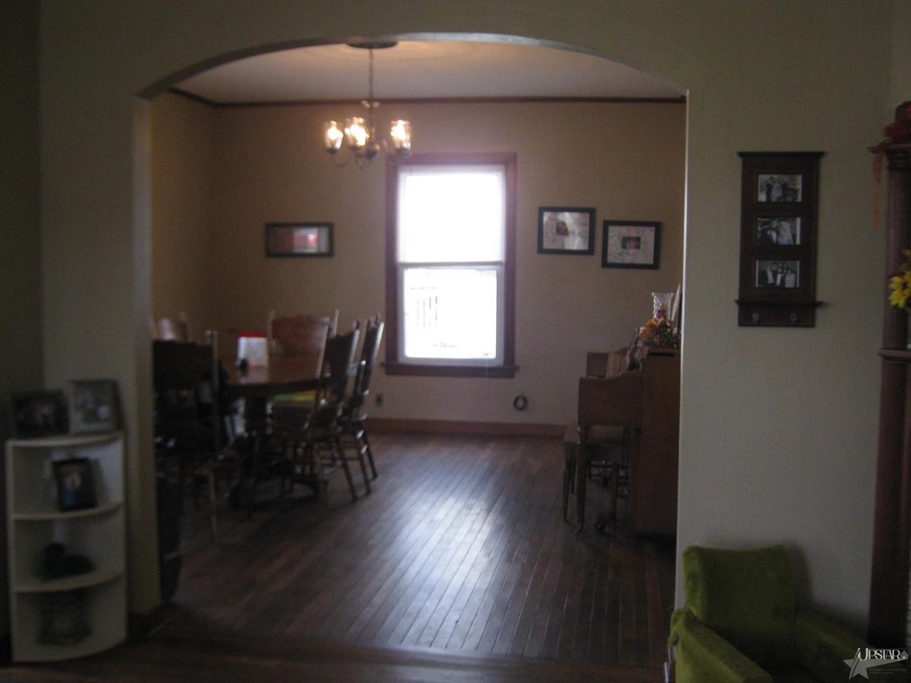 122 E Silver St, Bluffton, IN 46714 photo 6