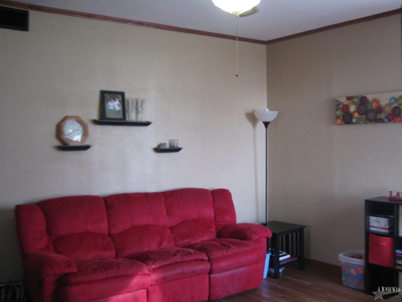 122 E Silver St, Bluffton, IN 46714 photo 5